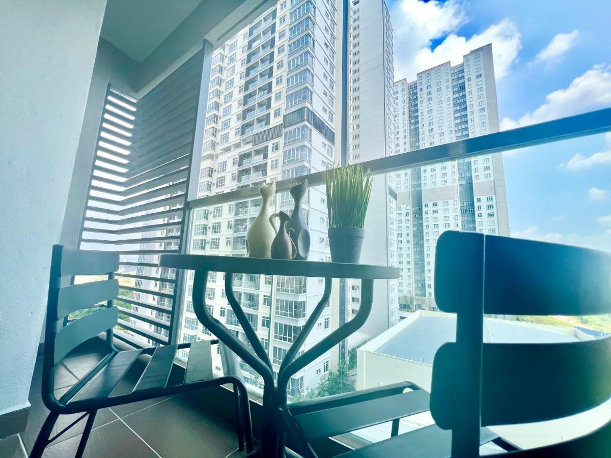 Apartment O2 1-10pax Pavilion Bukit Jalil 3room Balcony Wifi *
