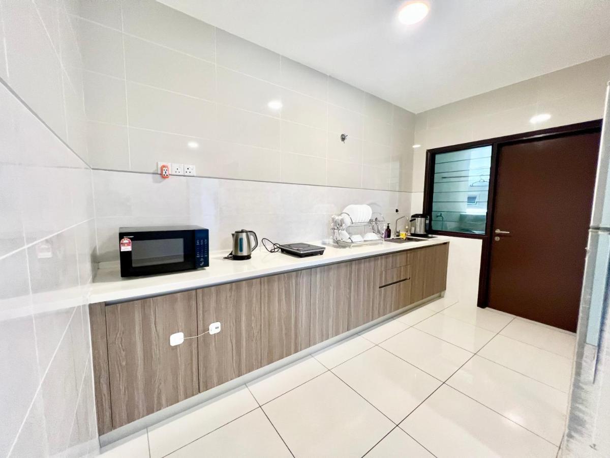 O2 1-10pax Pavilion Bukit Jalil 3room Balcony Wifi Kuala Lumpur